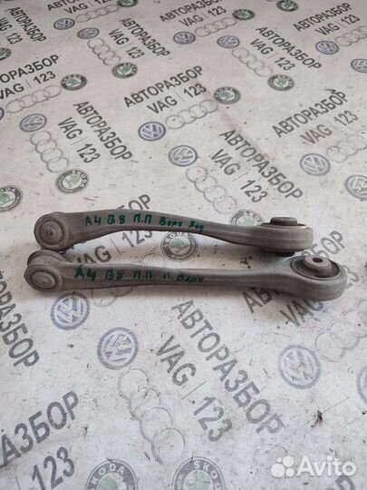 Рычаг передний верхний Audi A4 B8