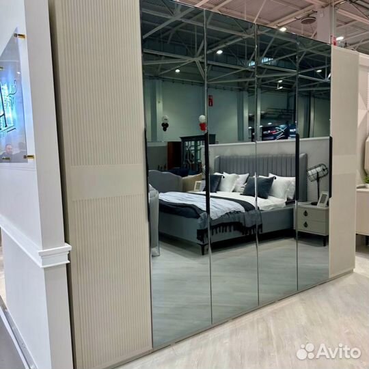 Спальный гарнитур