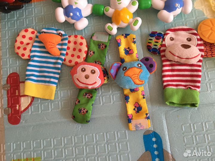 Развивающие игрушки пакетом для малыша