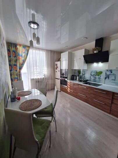 2-к. квартира, 55 м², 3/3 эт.