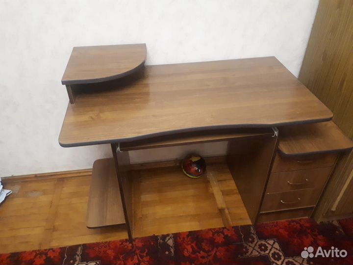 Компьютерный стол