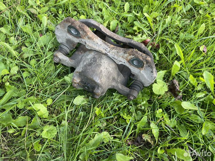 Суппорт передний для lancer 9