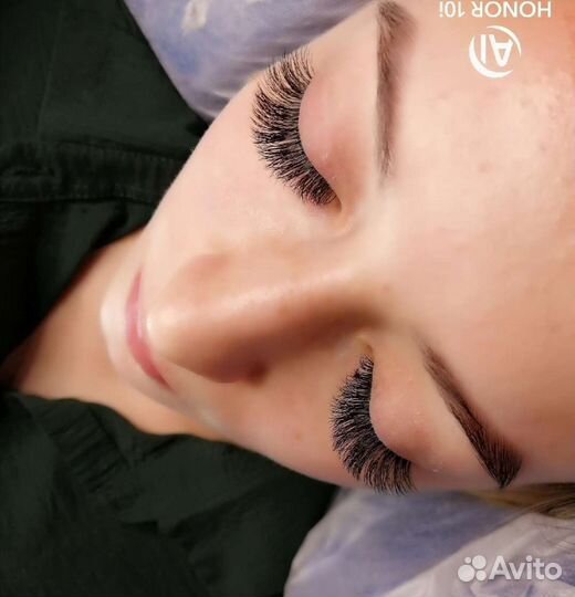 Наращивание ресниц, оформление бровей