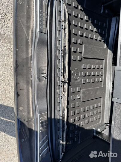 Молдинг двери багажника