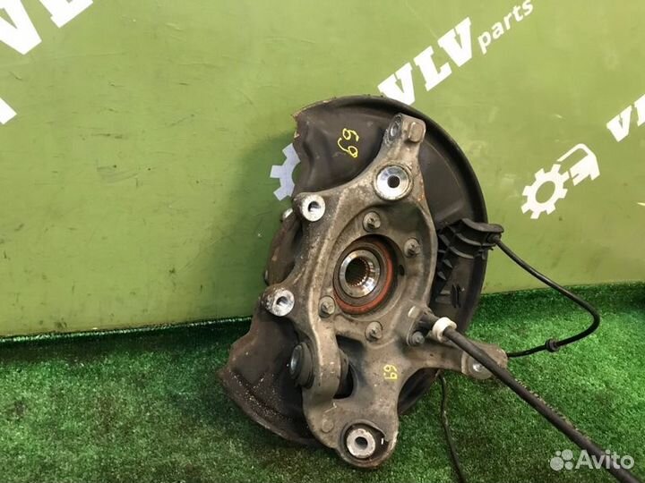 Кулак ступица задний левый Mercedes W204