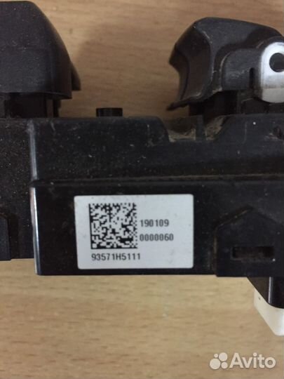 Кнопки стеклоподъёмника Hyundai Solaris 2