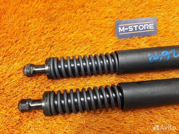 Амортизатор багажника Volkswagen Touareg 7L AZZ