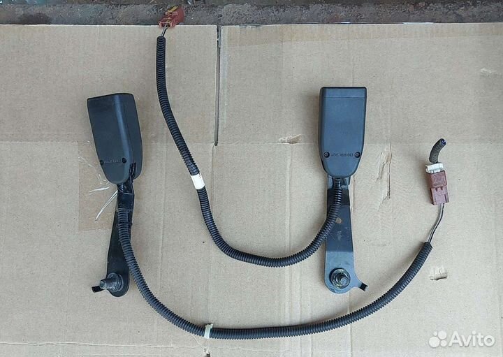 Замок ремня безопасности Хонда crv3