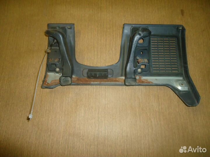 Накладка под рулевую колонку Mitsubishi Pajero 2