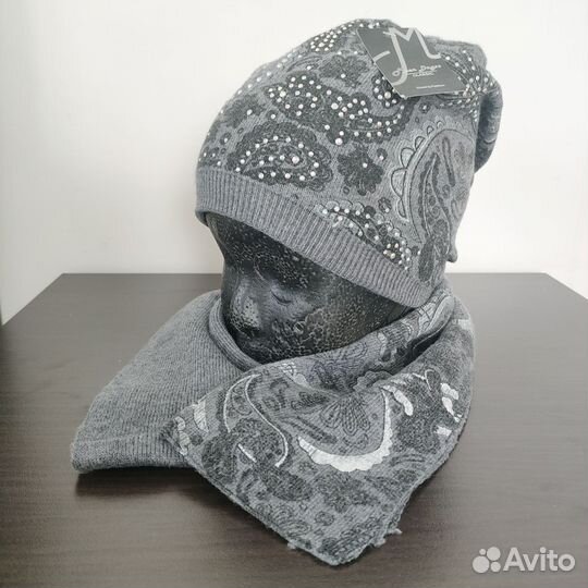 Женский комплект шапка и шарф