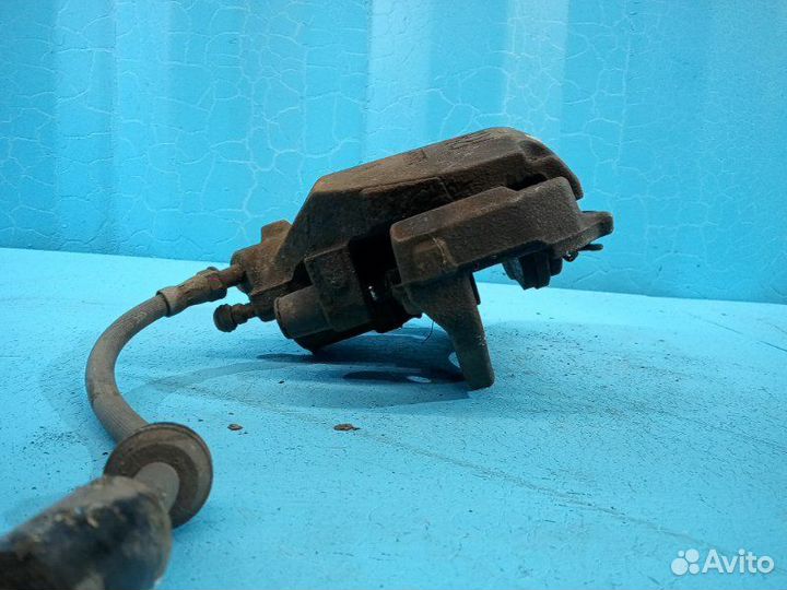 Суппорт передний правый Ford Focus 2 CB4 qqdb 2010