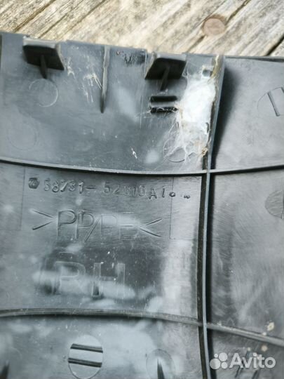 Крышка заднего амортизатора Vitz Yaris 1999-2005