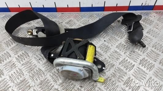 Ремень безопасности с пиропатроном сиденья передне