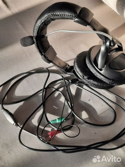 Наушники с микрофоном