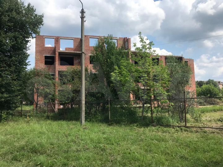 Здание, 2300 м²