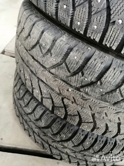 Bridgestone Ice Cruiser 7000S 215/65 R16