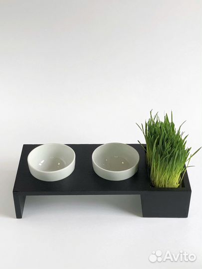 Миска для кошки на подставке двойная деревянная