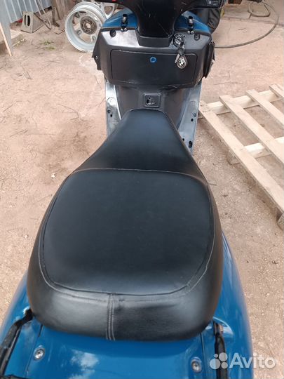 Макси скутер 150кубов