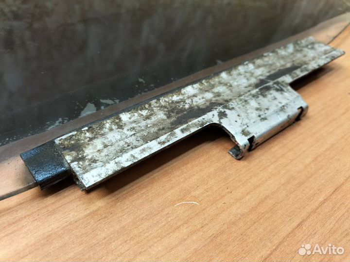 Стекло двери заднее левое Mercedes-Benz E-Class