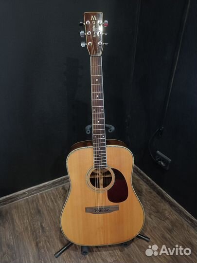 Акустическая гитара