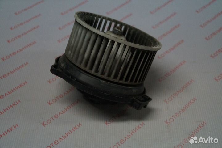 Nissan 27220-0E003 Мотор печки