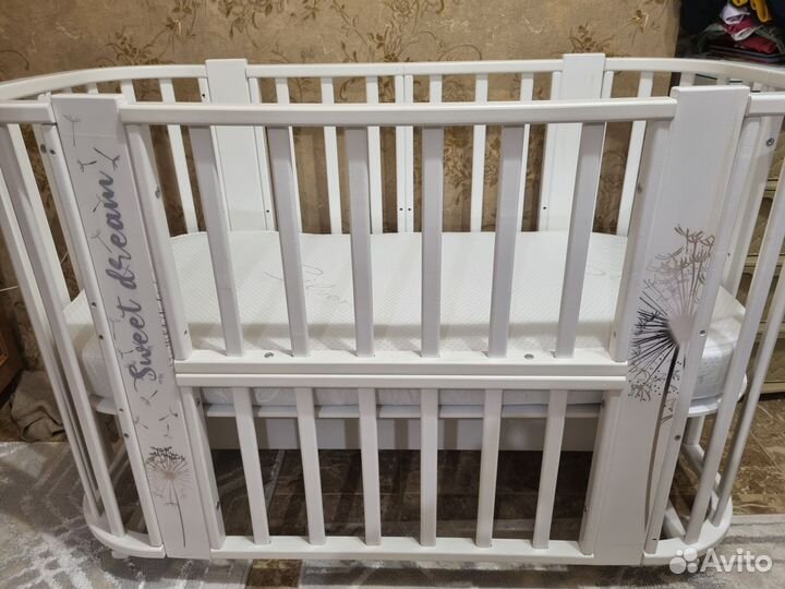 Детская кроватка 