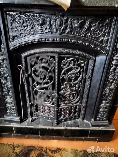 Камин чугунный старинный
