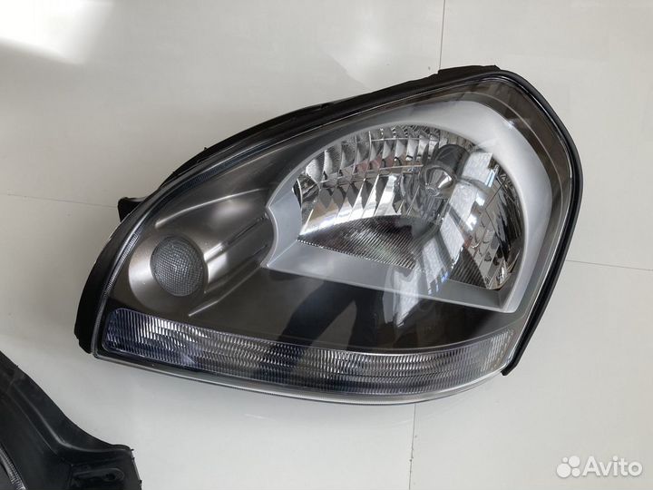 Фара (комплект) Hyundai Tucson 2004-2009