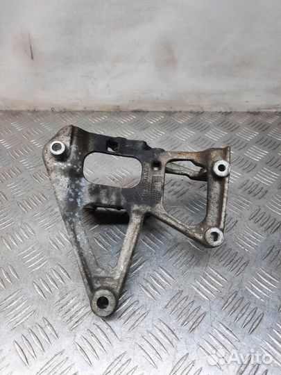 Кронштейн гидроусилителя Renault Megane хэтчбэк