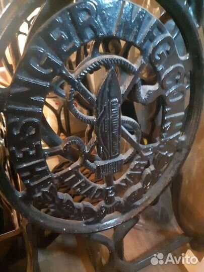 Швейная машина Singer