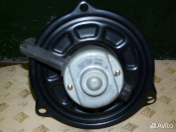 Мотор отопительной системы салона