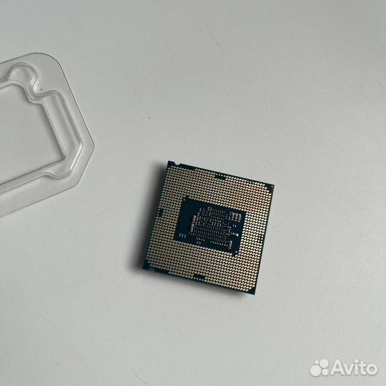 Процессор Intel Core i3-6300