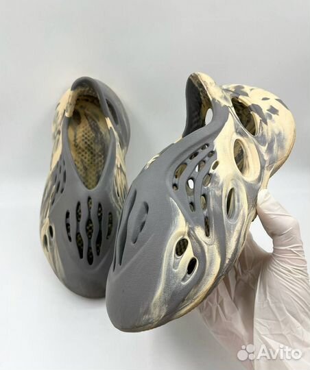 Кроссовки Adidas Yeezy Runner Беж