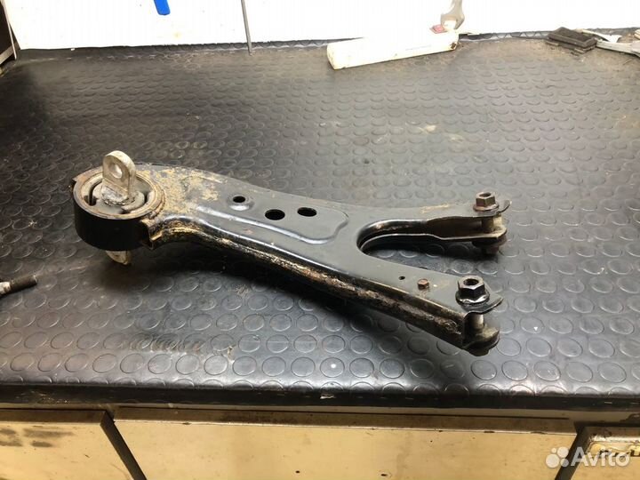 Рычаг задний правый продольный lexus RX 350