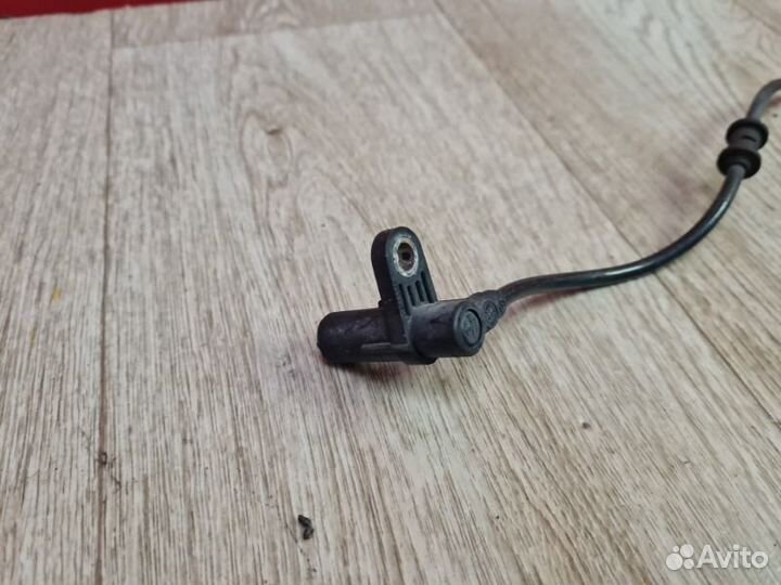 Датчик abs задний правый Mercedes-Benz Cl C215