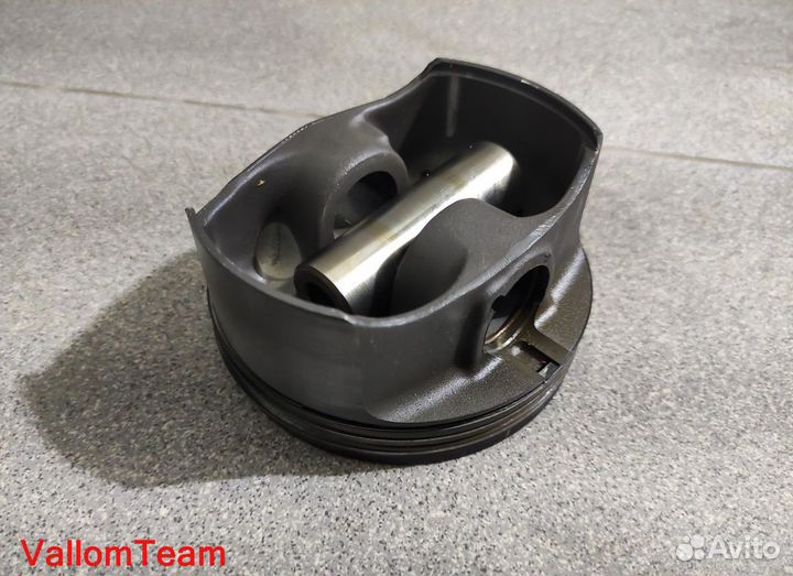 Лот SD2-94 Поршень с пальцем и кольцами гидроцикла