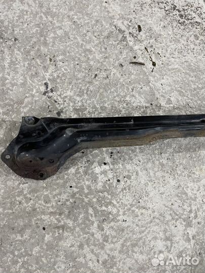 Распорка передних стоек ford focus 3