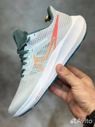 Nike pegasus trail 2 светло серые разм. 42