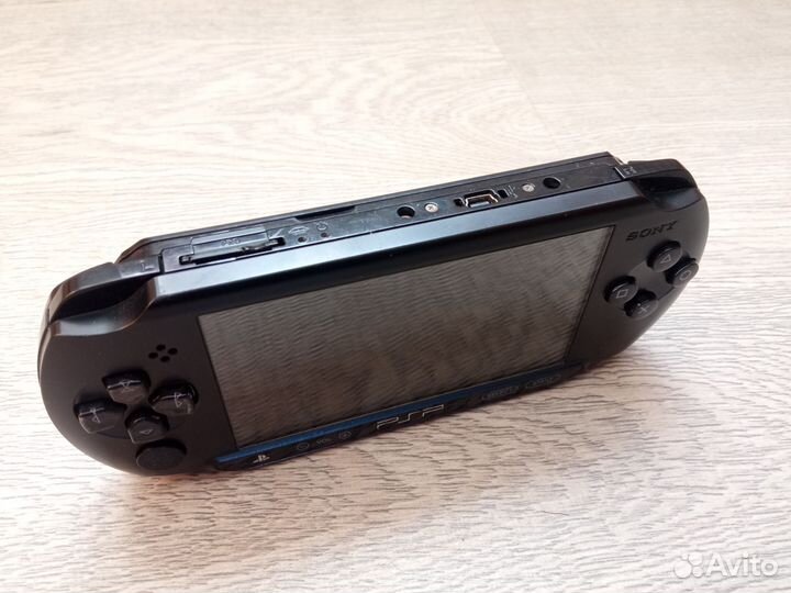 Sony PSP e1008 4GB с играми