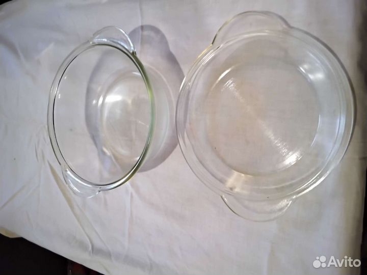 Стеклянная кастрюля с крышкой