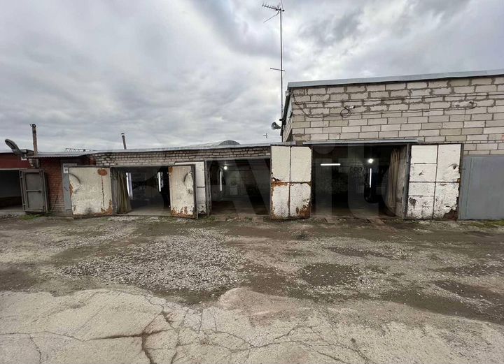 Гараж, > 30 м²