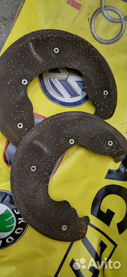 Защита-пыльник тормозного диска передний Audi A4