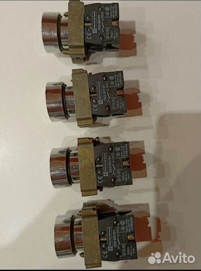 Кнопка ZB2-BE101