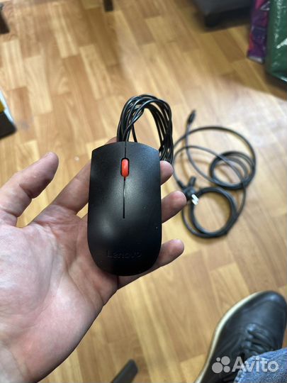 Монитор dell, компьютерная мышь, клавиатура