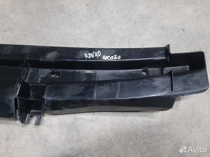 Накладка на жабо Toyota RAV4 40 (2012-2019)