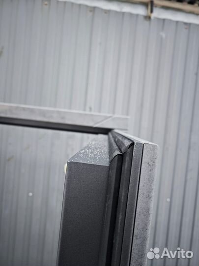 Дверь входная металлическая