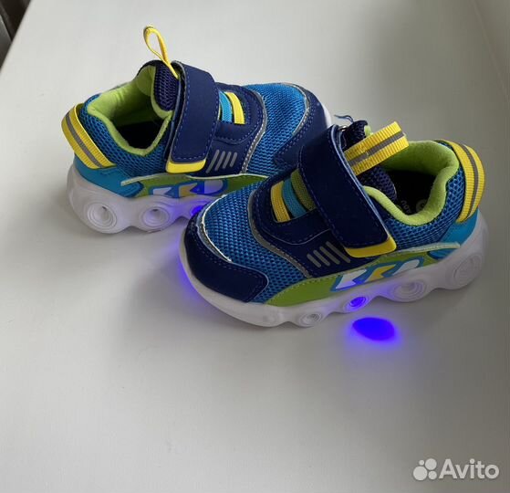 Кроссовки 22 размер