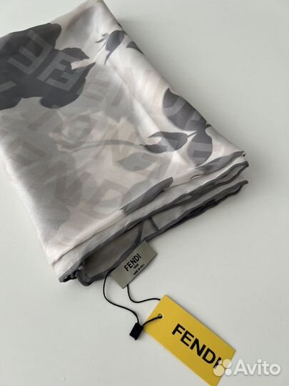 Платок fendi
