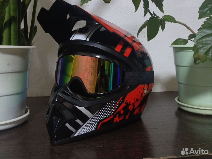 Шлем кроссовый