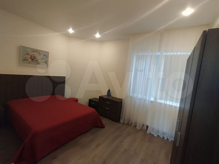 3-к. квартира, 100 м², 2/5 эт.